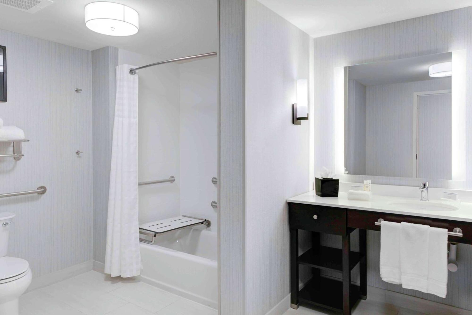โฮมวูด สวีท บาย ฮิลตัน แลนซิง อีสต์วูด Hotel แลนซิ่ง ภายนอก รูปภาพ